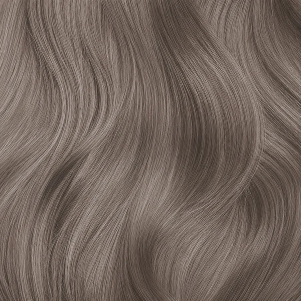 haarlok met een koele blonde tint die warme en gele ondertonen helpt te neutraliseren.