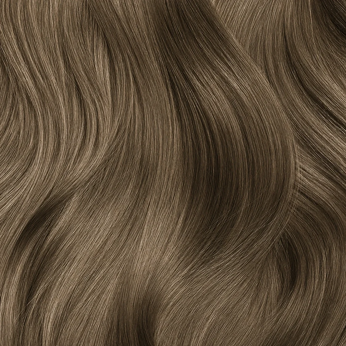 haarlok met een koele blonde tint die gele, gouden en warme ondertonen helpt te neutraliseren.