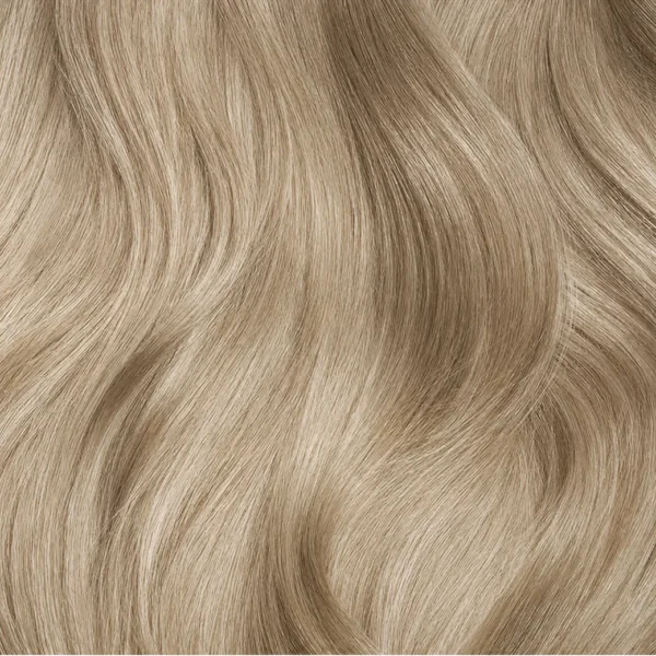 haarlok met een natuurlijke zeer lichtblonde haarkleur en optimale grijsdekking.
